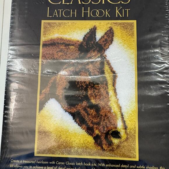 Caron Classics Latch Hook Rug Kit #CC0103 HORSE  Size 20" x 30" NEW - Picture 2 of 4